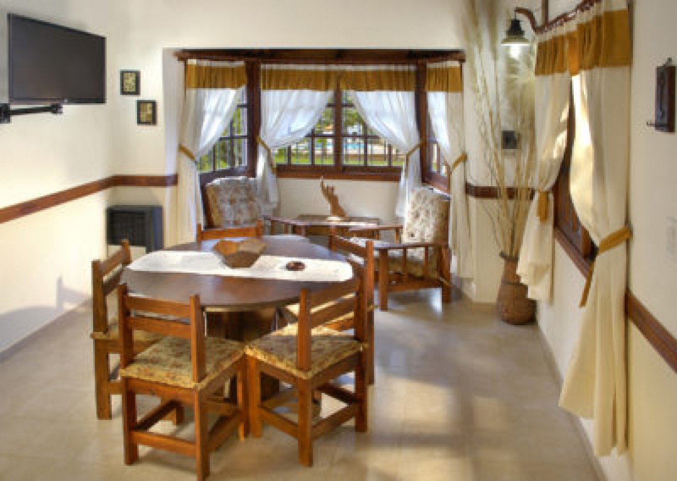 ESPECTACULAR COMPLEJO DE CABAÑAS EN VENTA EN VILLA GENERAL BELGRANO.
