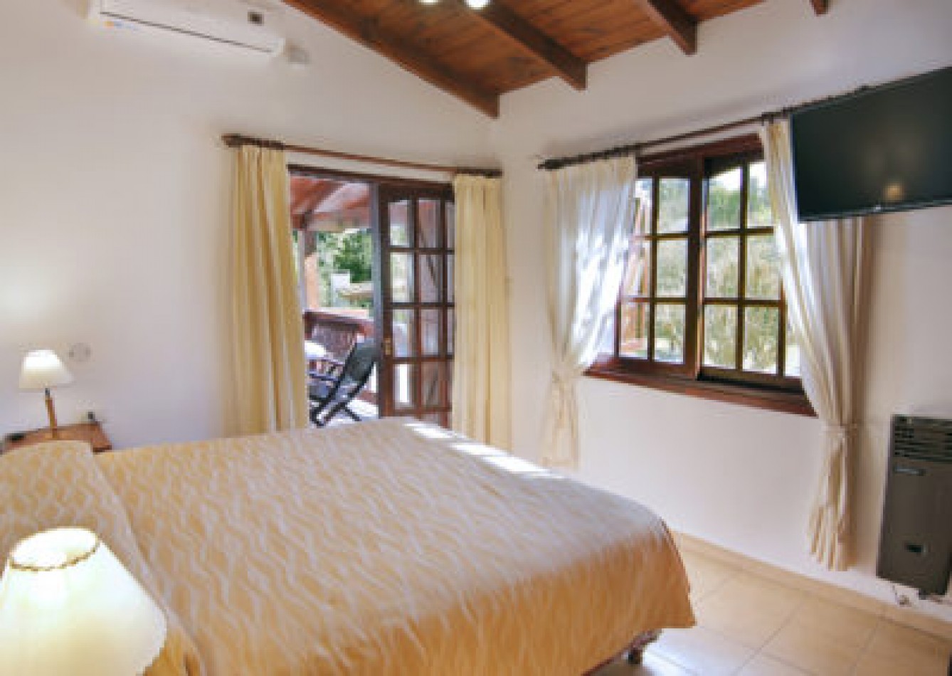 ESPECTACULAR COMPLEJO DE CABAÑAS EN VENTA EN VILLA GENERAL BELGRANO.