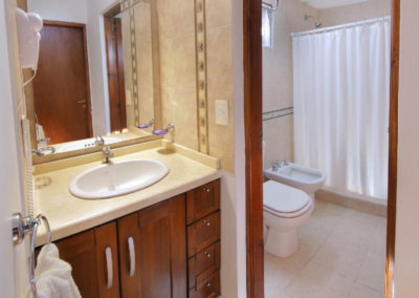 ESPECTACULAR COMPLEJO DE CABAÑAS EN VENTA EN VILLA GENERAL BELGRANO.