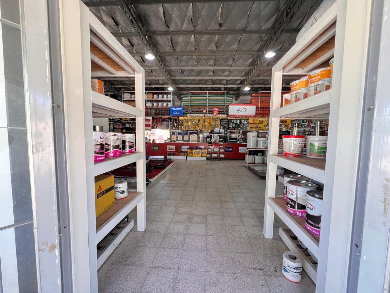Local comercial en venta en el corazon de Los Reartes!!!!!