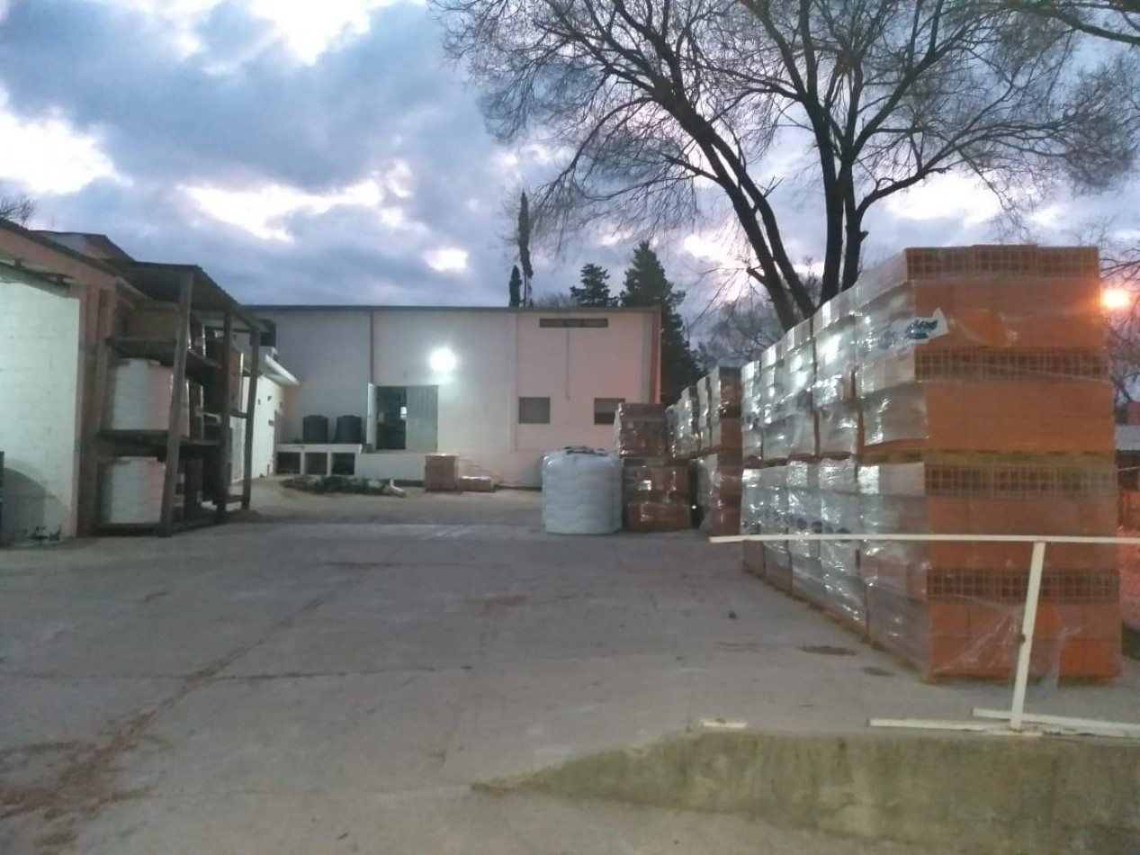 Local comercial en venta en el corazon de Los Reartes!!!!!