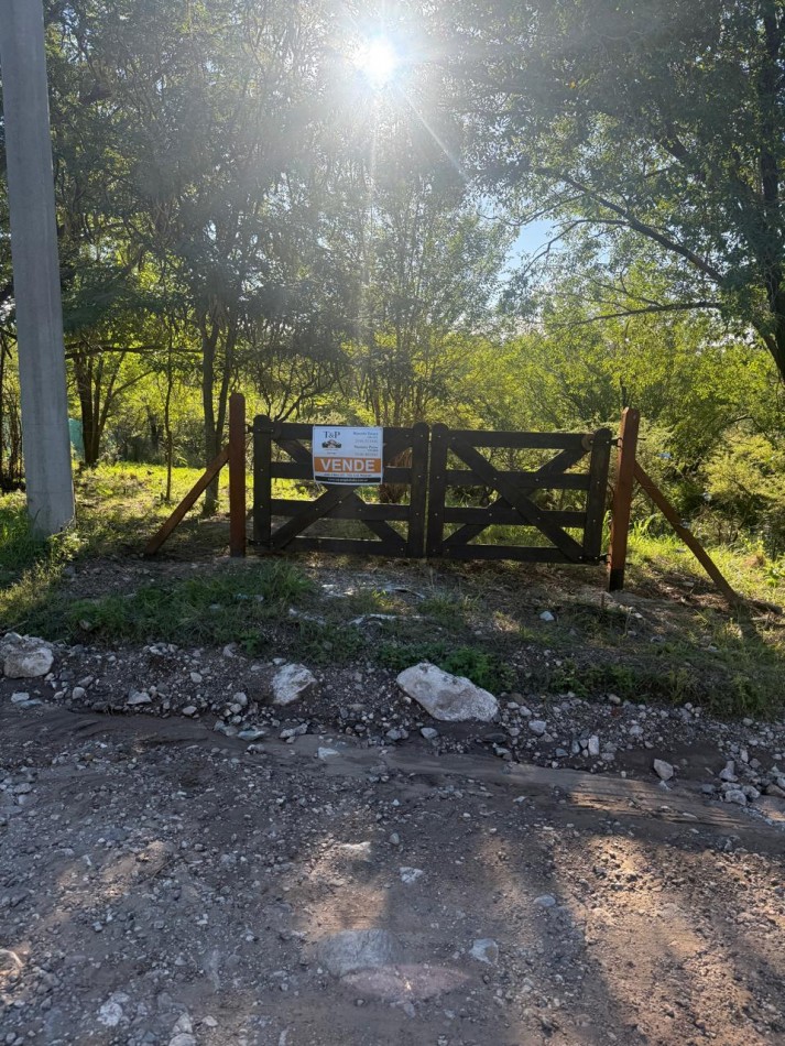 Hermoso Lote Con Costa De Arroyo y Construccion A Continuar en VGB!!!