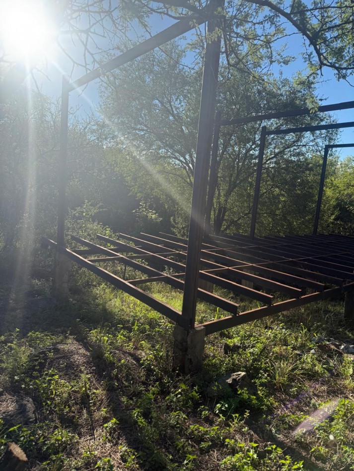 Hermoso Lote Con Costa De Arroyo y Construccion A Continuar en VGB!!!
